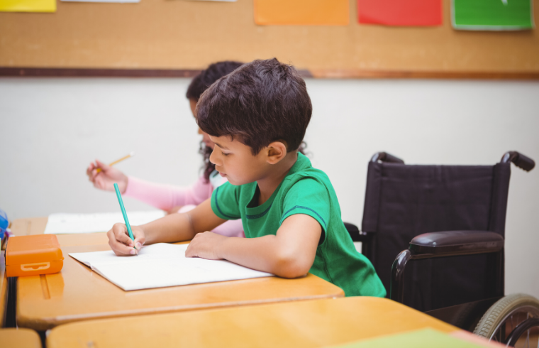 Capa de Educação inclusiva: uma resistência que pode custar caro não só ao aluno.